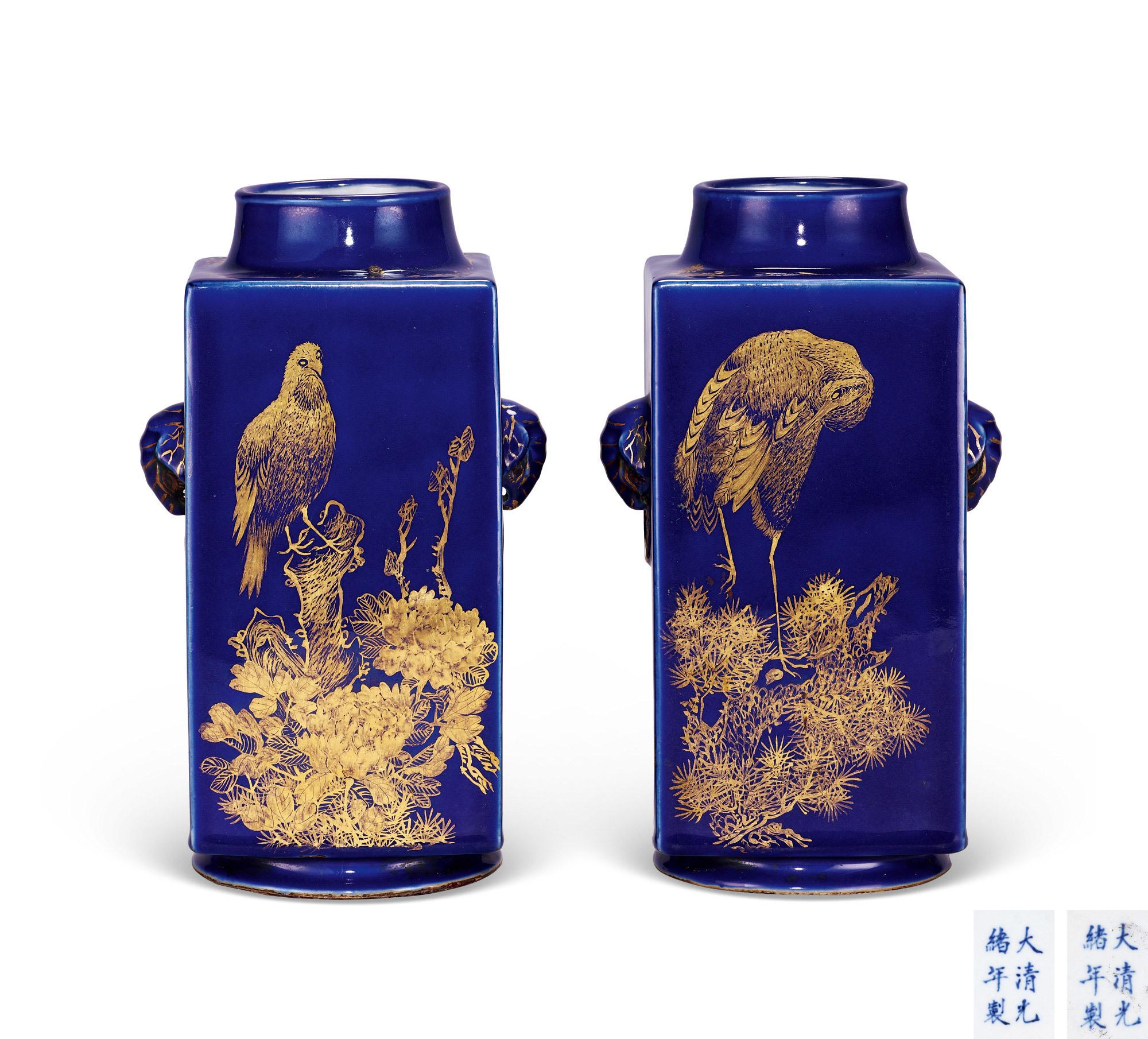 清光緒 霽藍描金松鶴延年圖像耳瓶 （一對）